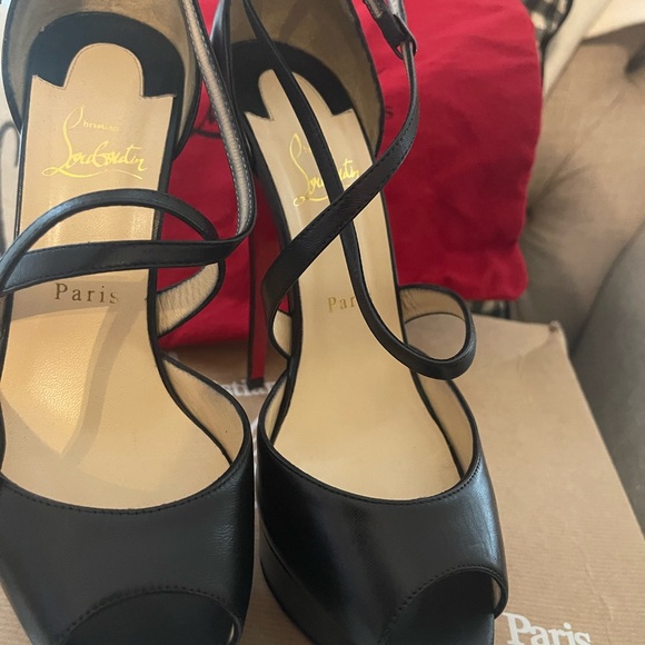 Used in great condition Christian Louboutin cross me 150 in black. - Picture 8 of 8
